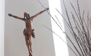 Gekreuzigter Jesus - Seelsorgezentrum Lichtenberg. 